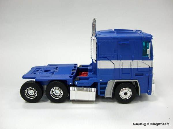 MP 31 Masterpiece Delta Magnus Diaclone Powered Convoy In Hand Photos 24 (24 of 32)